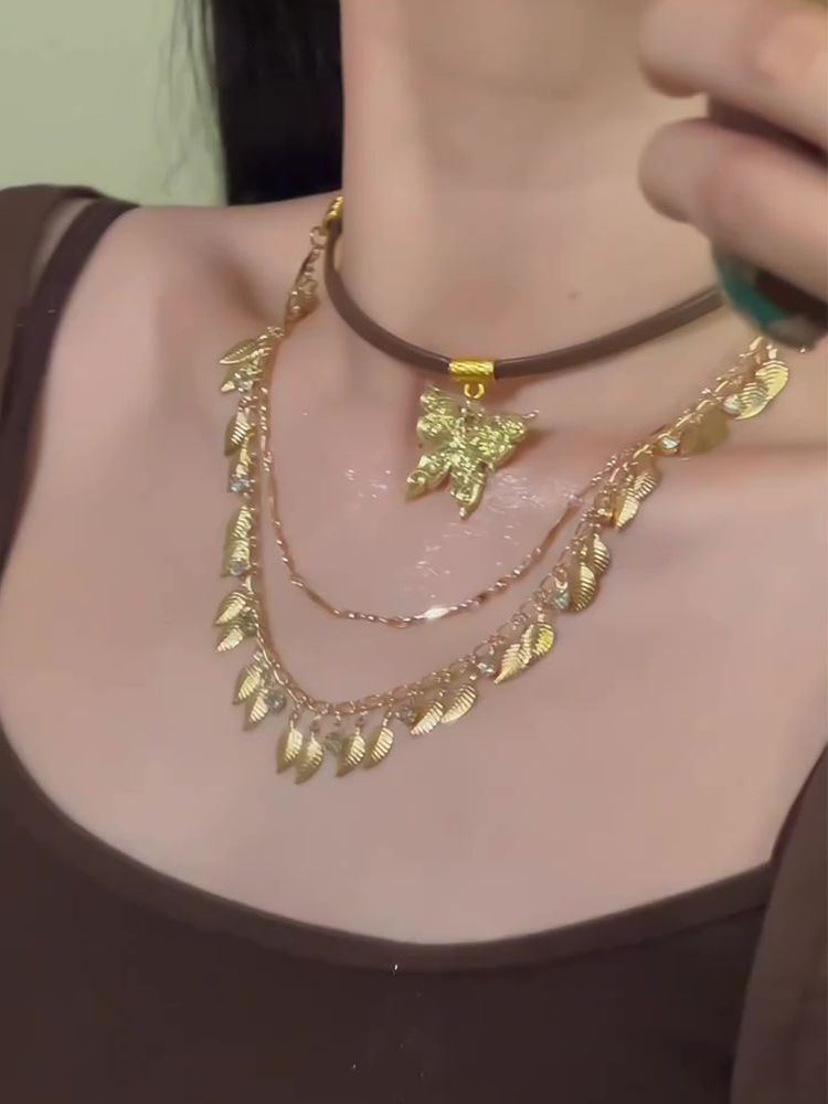 Maillard leaf-shaped tassels leather necklace