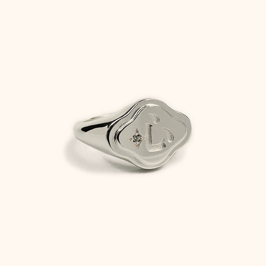 IMPERFECT: Shining Heart Signet Ring Size 5 Silver