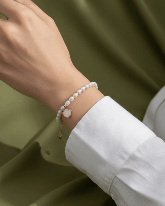 Freshwater Pearl Bracelet with Shell Charm, 4-5mm Ocean Inspired Jewelry
