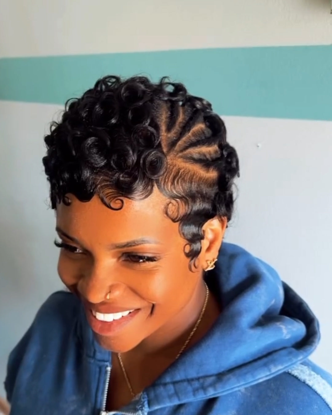 Pixie wig curly Black 100% human hair Glueless