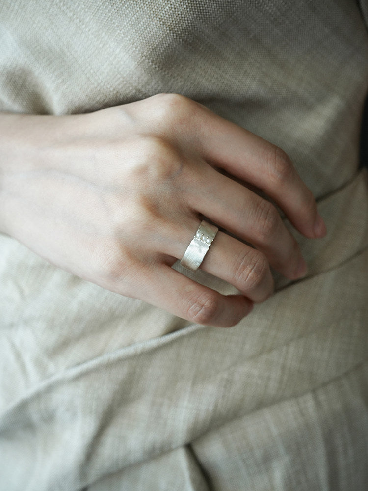 The Pearl Filament Adjustable Wide Band