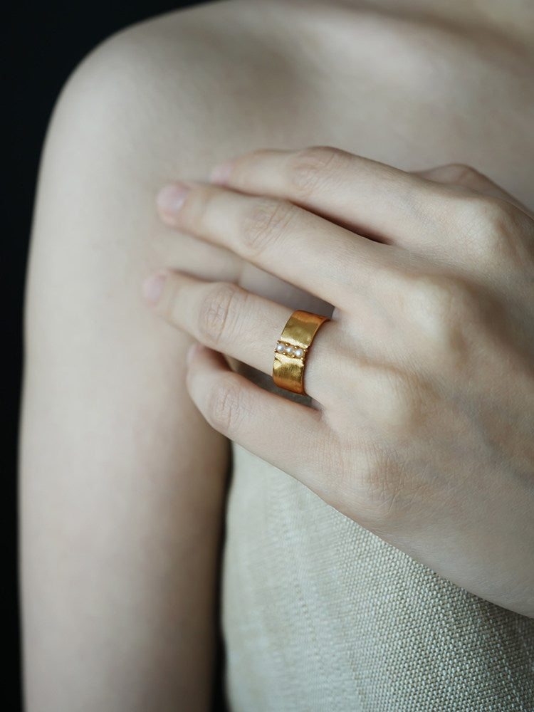 The Pearl Filament Adjustable Wide Band