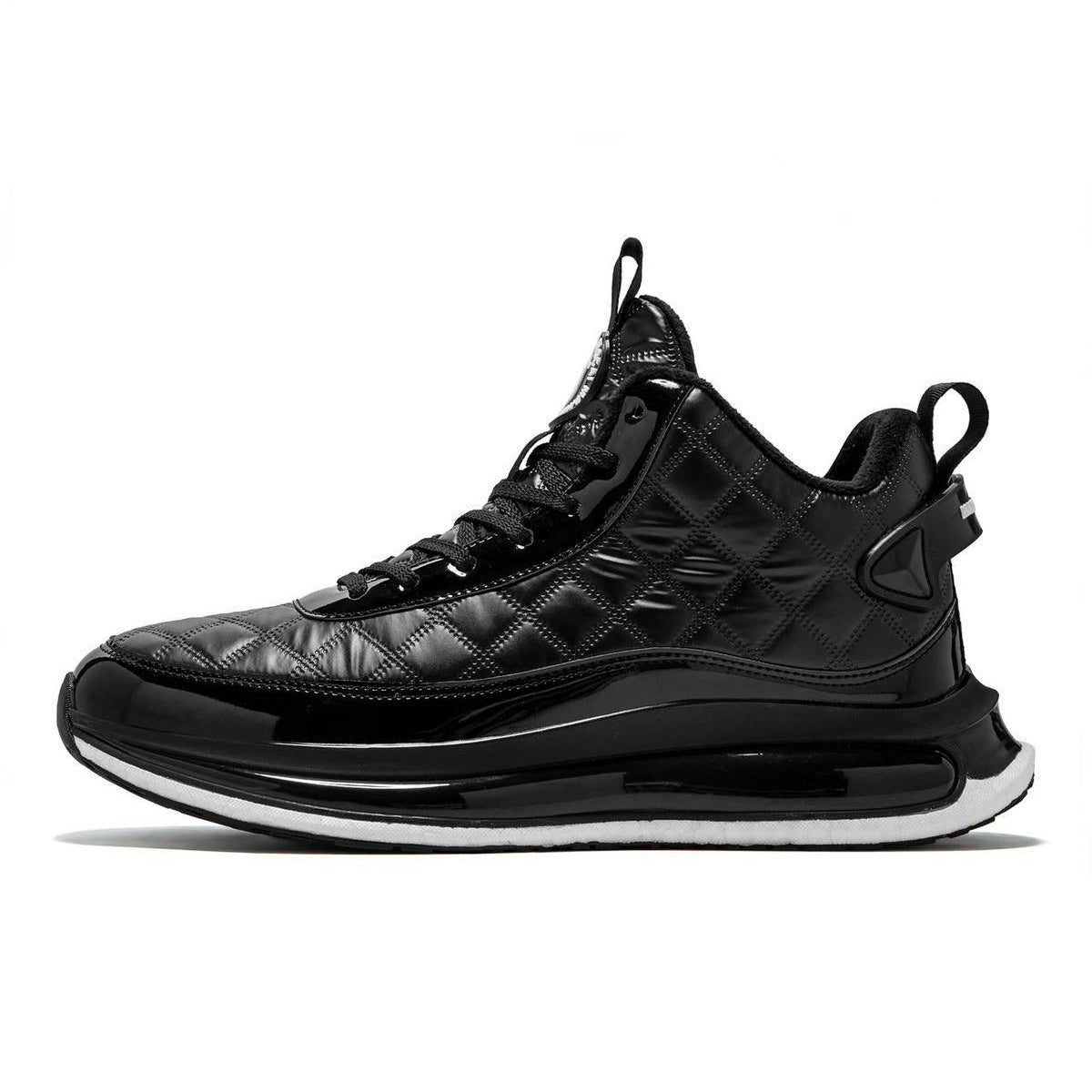 Warm and soft athletic shoes