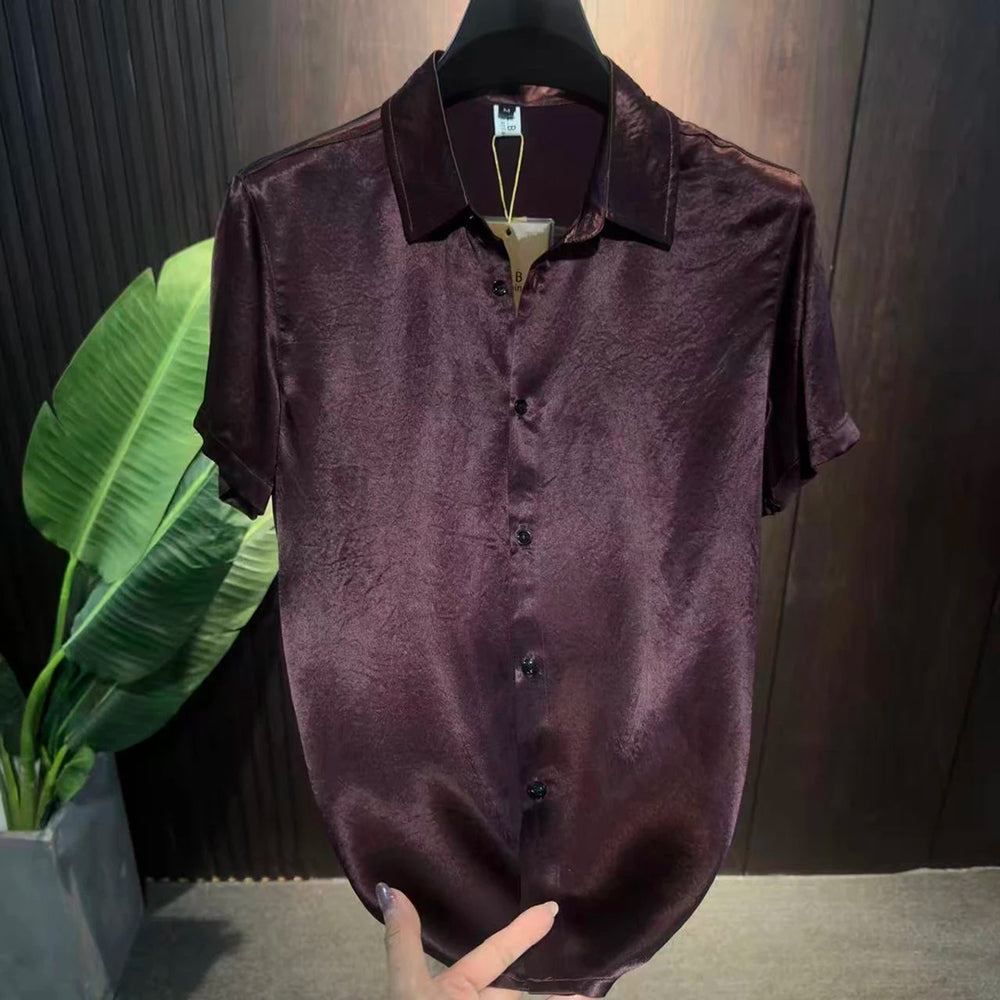 Super silky smooth and draping casual short-sleeved shirt