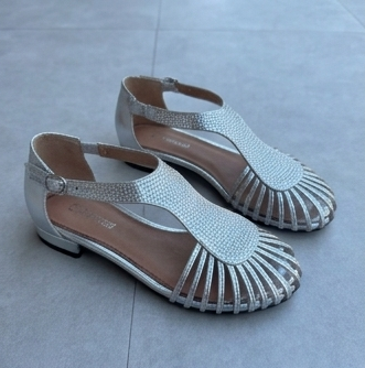 STONE DETAILS MINI SANDALS