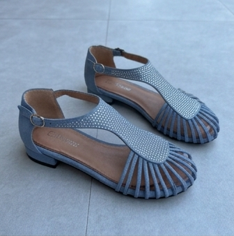 STONE DETAILS MINI SANDALS