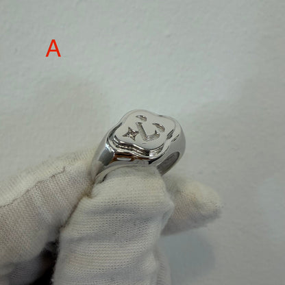 IMPERFECT: Shining Heart Signet Ring Size 5 Silver