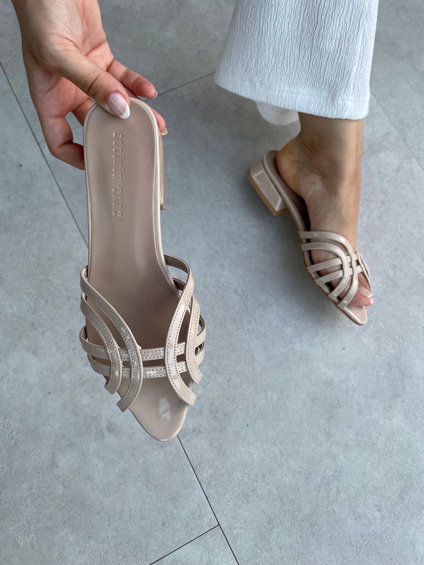 Belly Low-Heeled Slippers