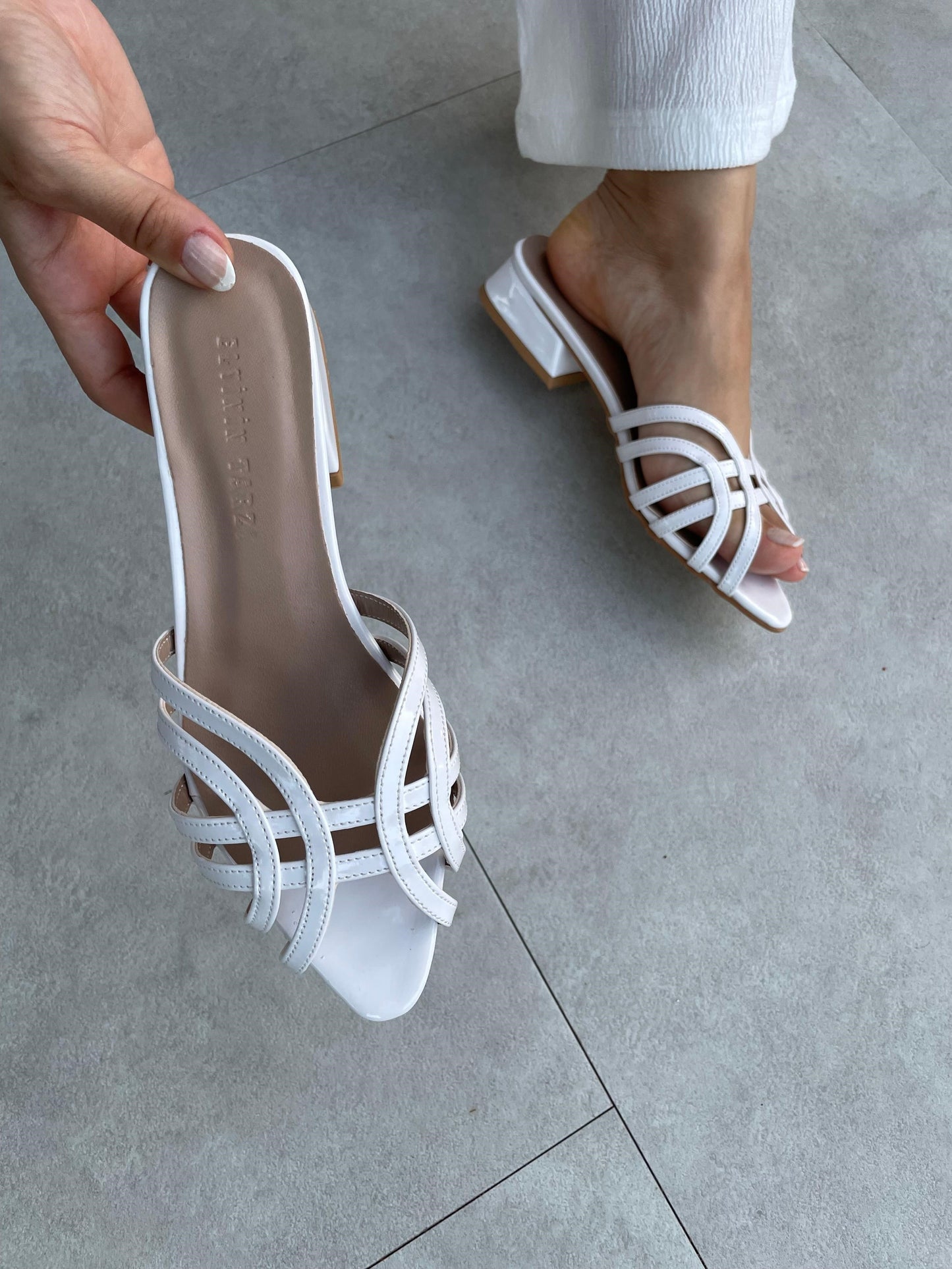 Belly Low-Heeled Slippers