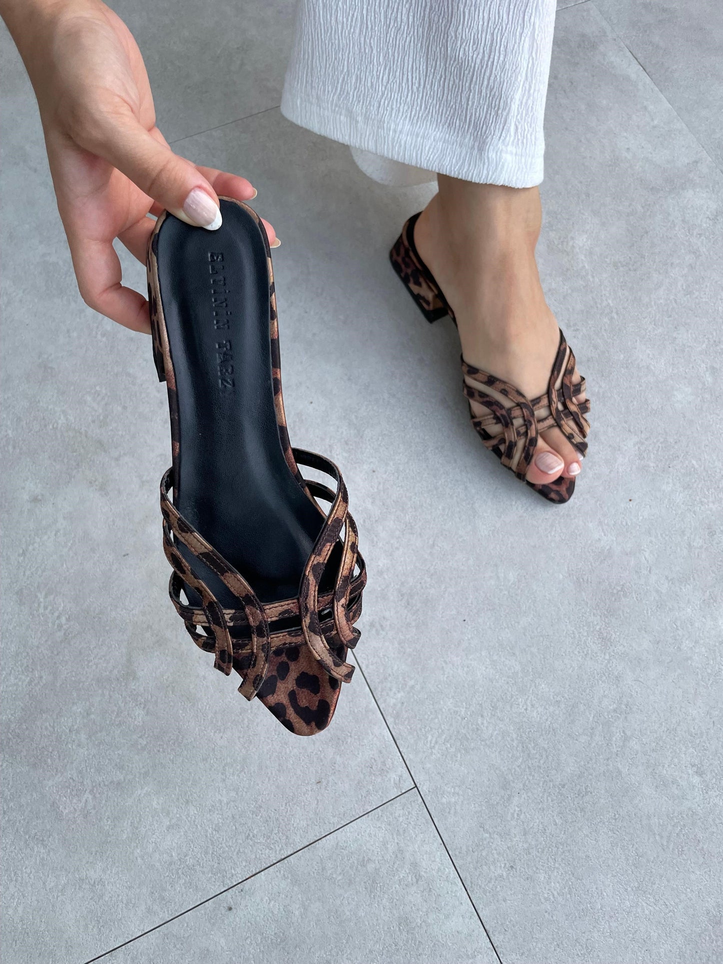 Belly Low-Heeled Slippers
