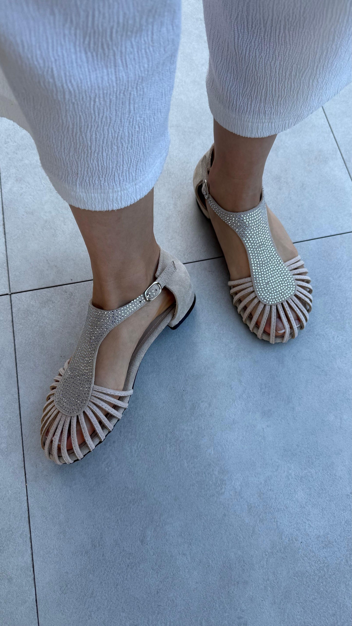 STONE DETAILS MINI SANDALS